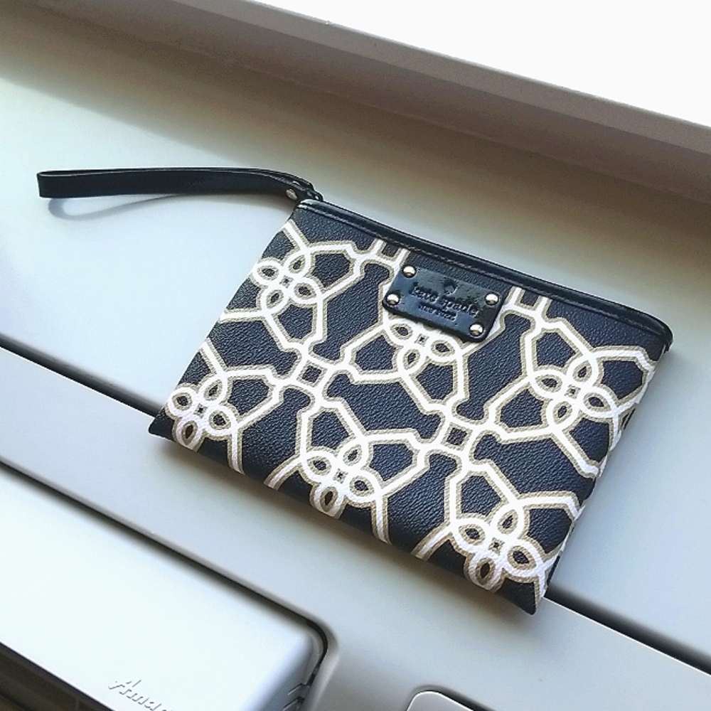 [Like New] KATE SPADE wristlet with geometric art-deco design